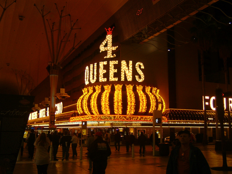 4 Queens. Las Vegas 468509403 ed97c905f0 h 768x576