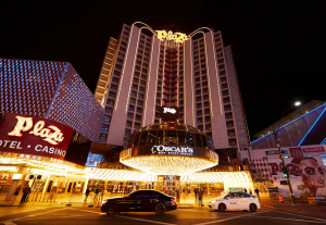 exterior Plaza horizonal 300x207